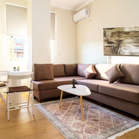 Home Inn Apartment 2 Near City Center Tiranë Ngoại thất bức ảnh