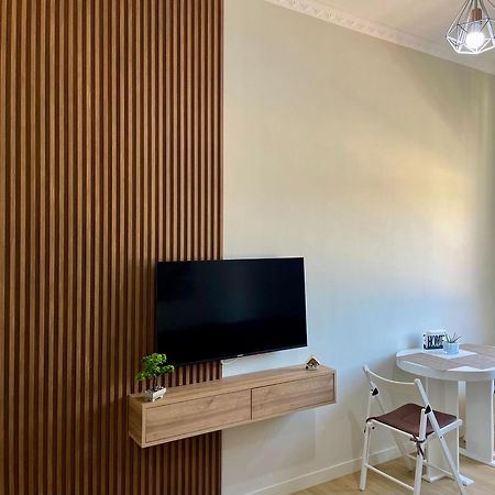 Home Inn Apartment 2 Near City Center Tiranë Ngoại thất bức ảnh