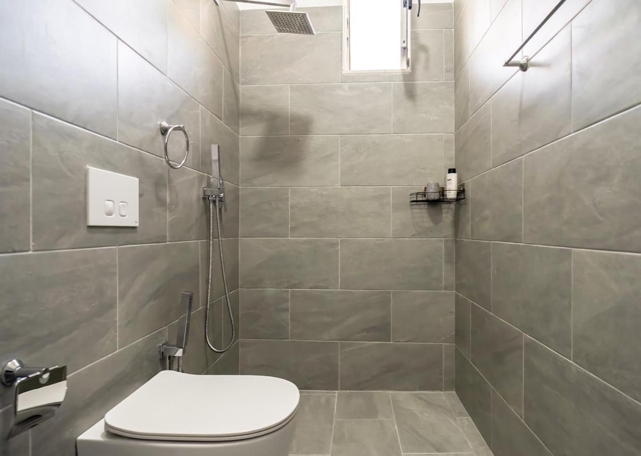 Home Inn Apartment 2 Near City Center Tiranë Ngoại thất bức ảnh