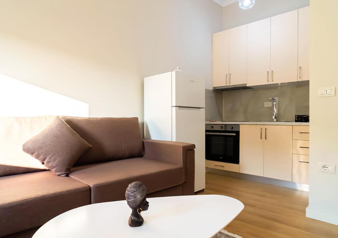 Home Inn Apartment 2 Near City Center Tiranë Ngoại thất bức ảnh